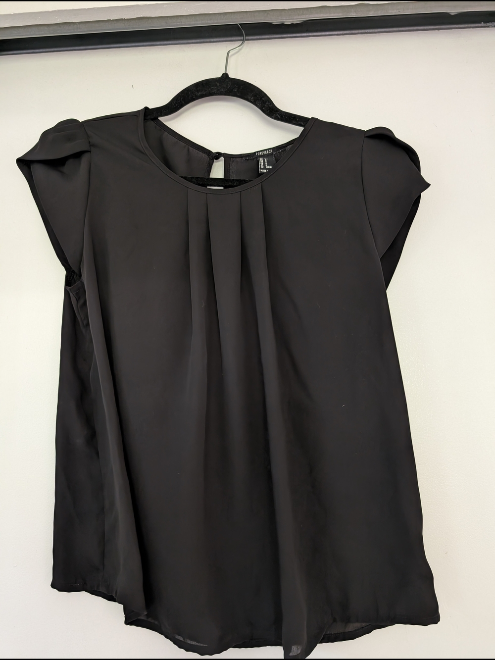 Forever 21 Black Pleated Cap-Sleeve Blouse